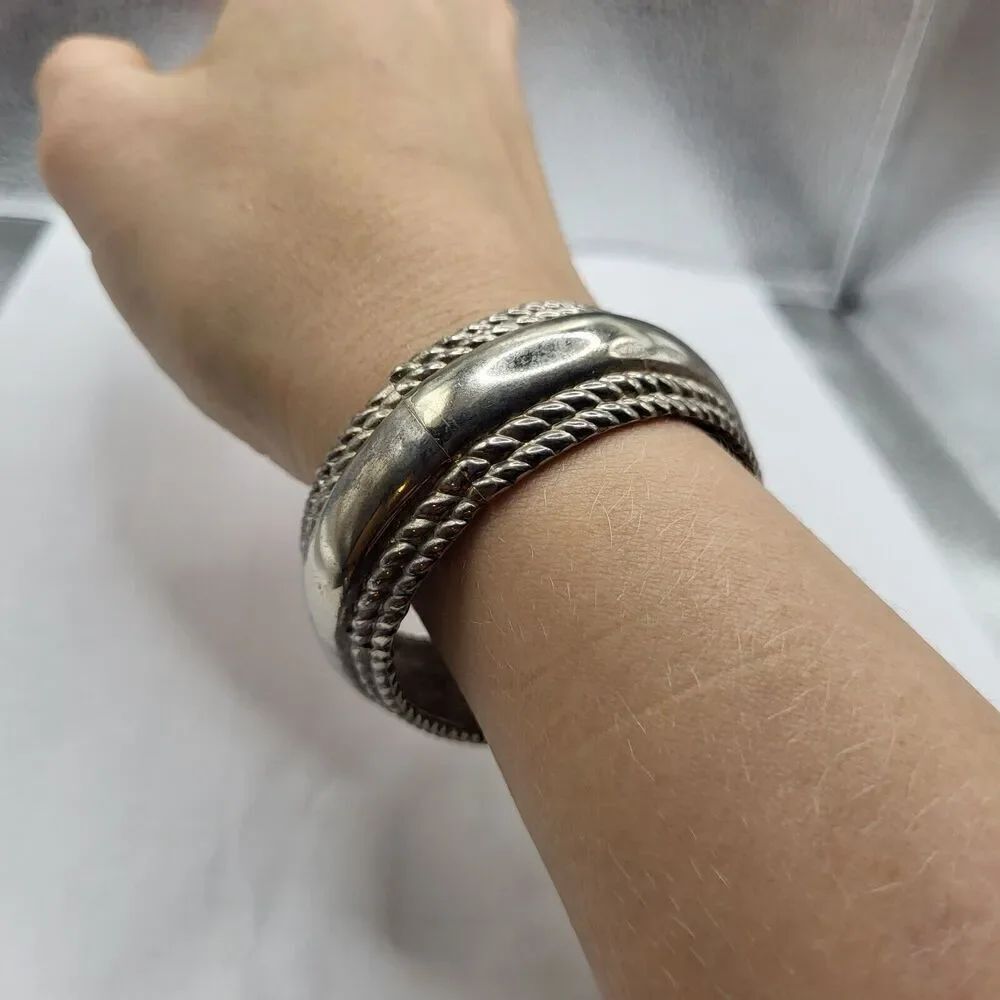 Vintage 90s Sterling Silver Hinged Bracelet
